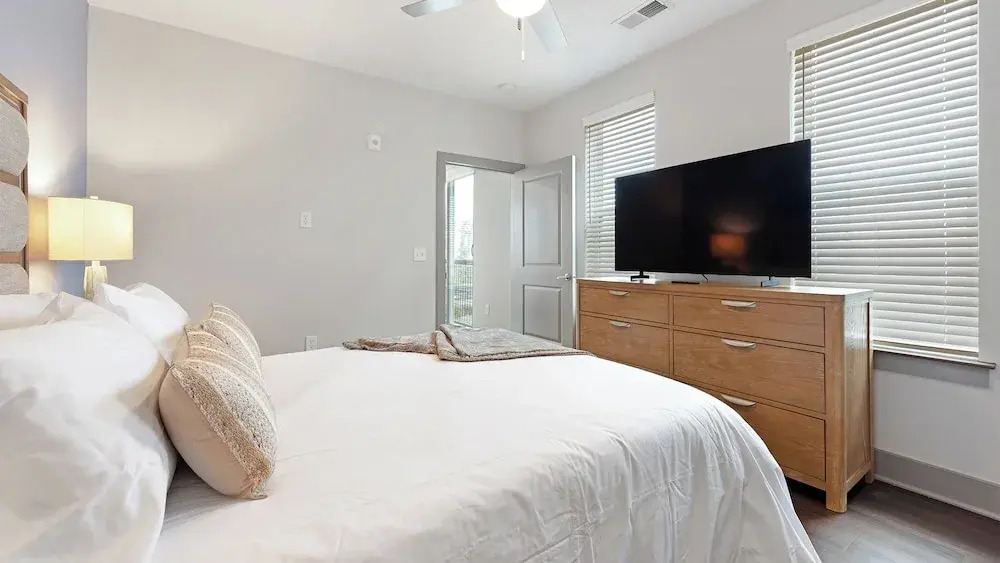 Landing Apartments - Thrive at University City