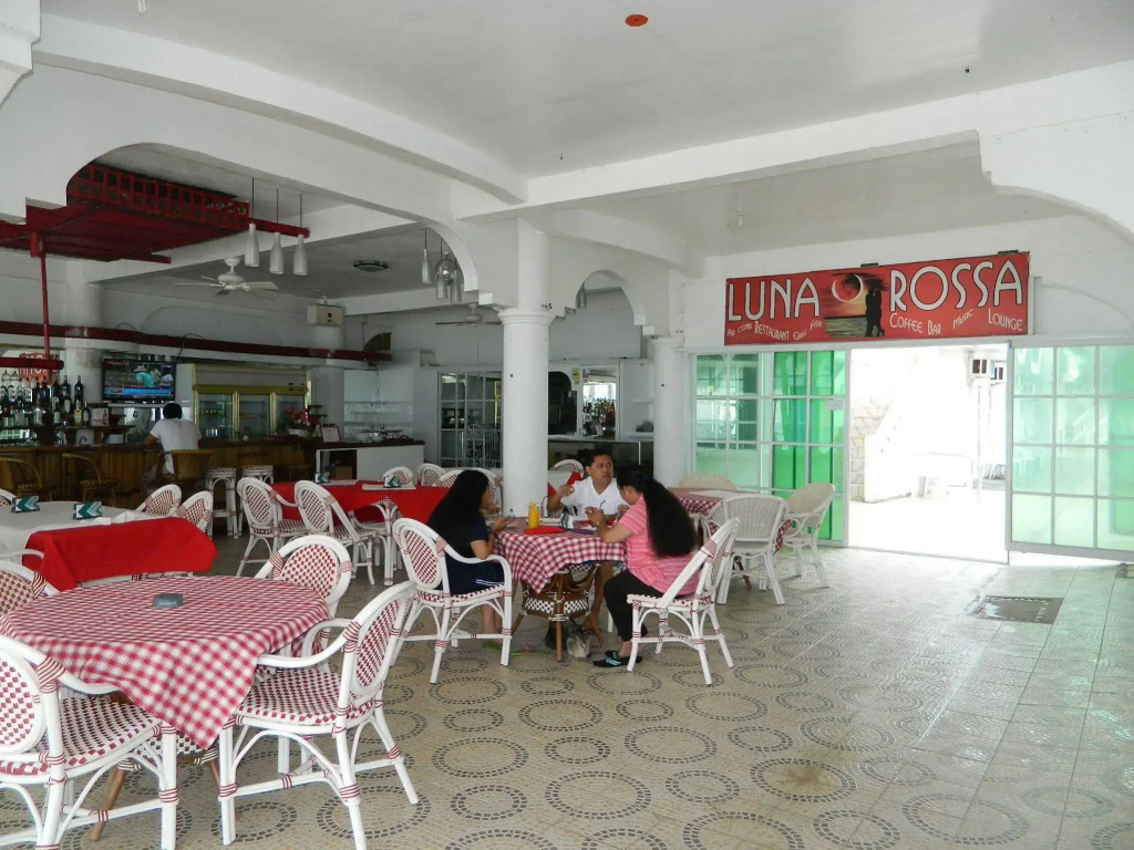 Alla Luna Rossa Beach Hotel
