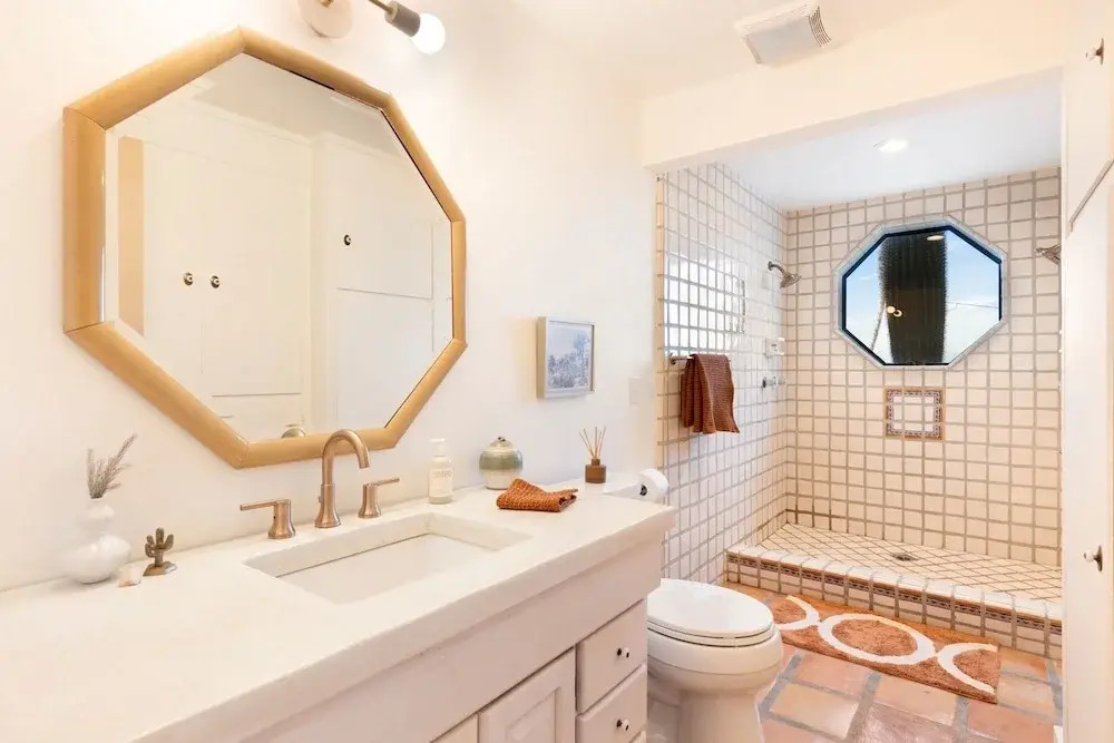 Terracasa - Hot Tub, Fire Pit, Outdoor Shower & Endless Views 2 Bedroom Home by RedAwning