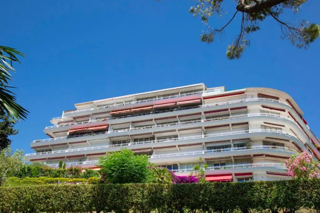 Fully equipped appartment 105 m2 clear view on the sea and californie hills
