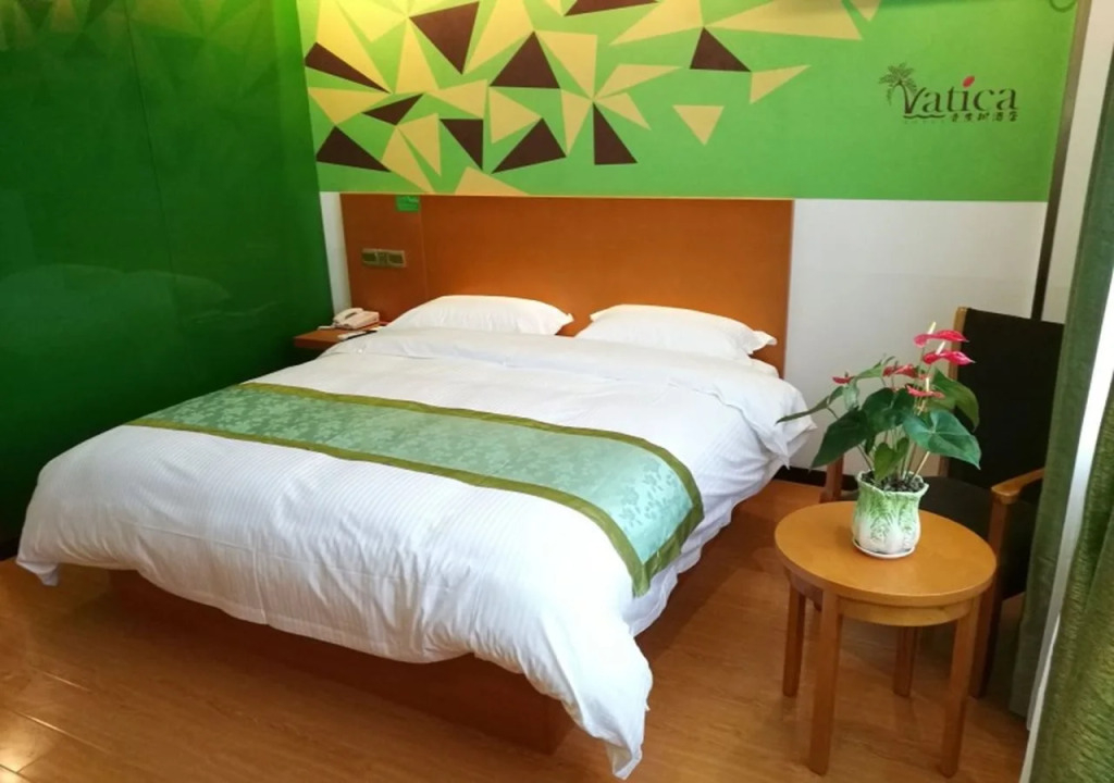 Vatica Shanghai Town Renmintang Road Hotel