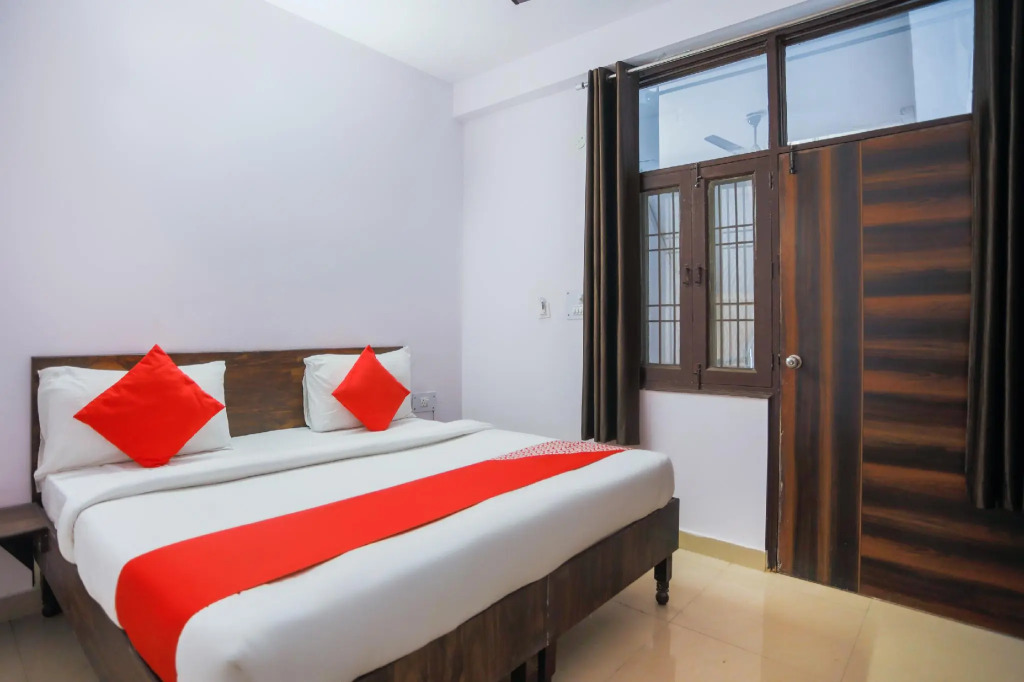 OYO 70819 Hotel Royal King