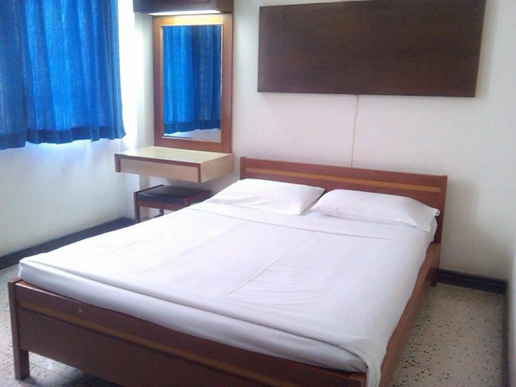 Petch Pailyn Hotel