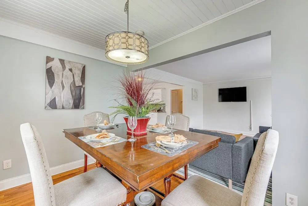 Atlanta Area Vacation Rental < 4 Mi to Airport!