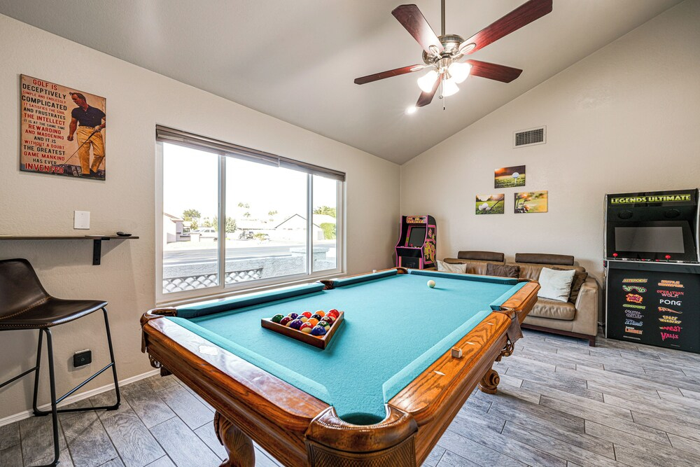 Pool, Putting Green & Games: Chandler Home!