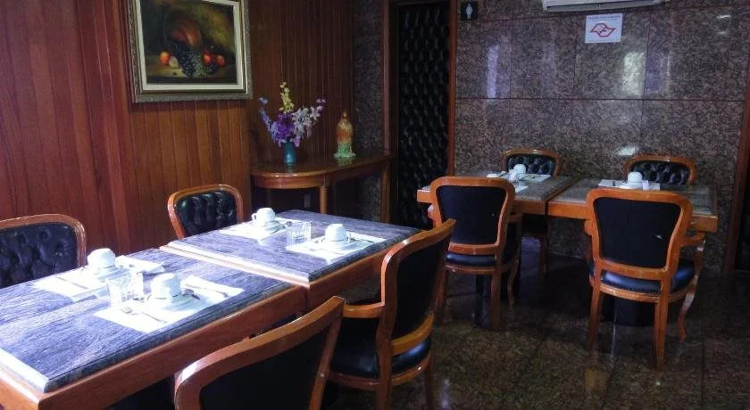 La Guardia Hotel
