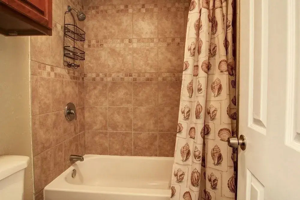 Beach Bumb Headquarters - 2 Br condo