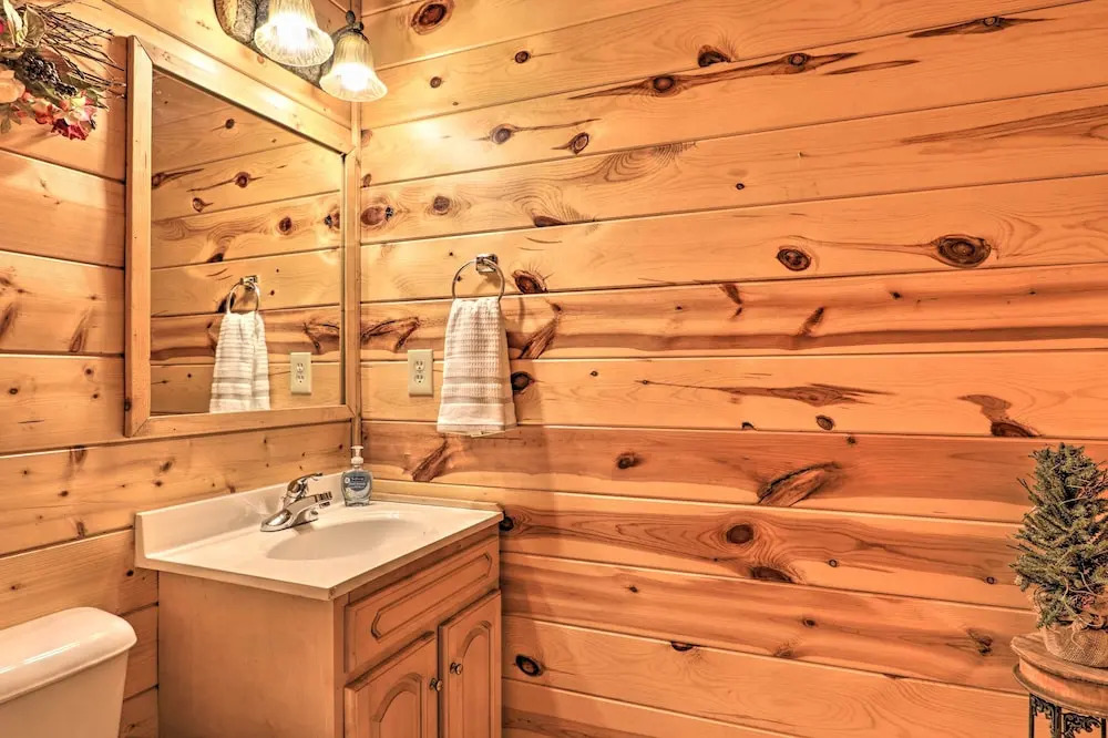 Pigeon Forge Cabin w/ Games, 1 Mi to Parkway!