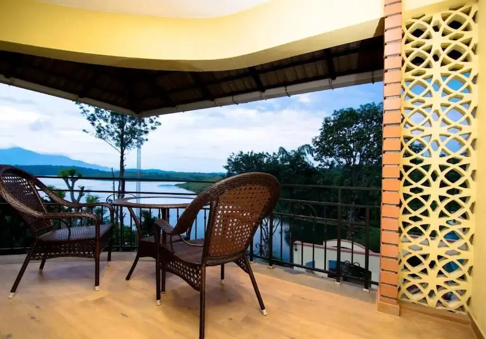 Vista Del Lago - Lakeview Homestay