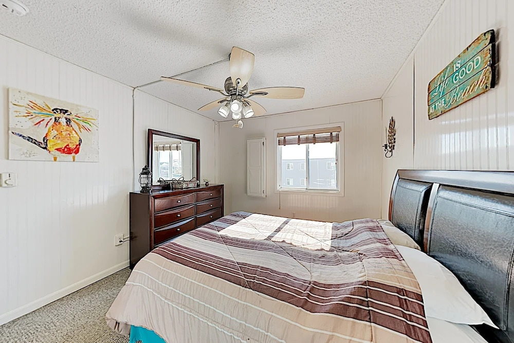 New Listing! Bayfront Getaway W/ Pool - Near Beach 2 Bedroom Condo