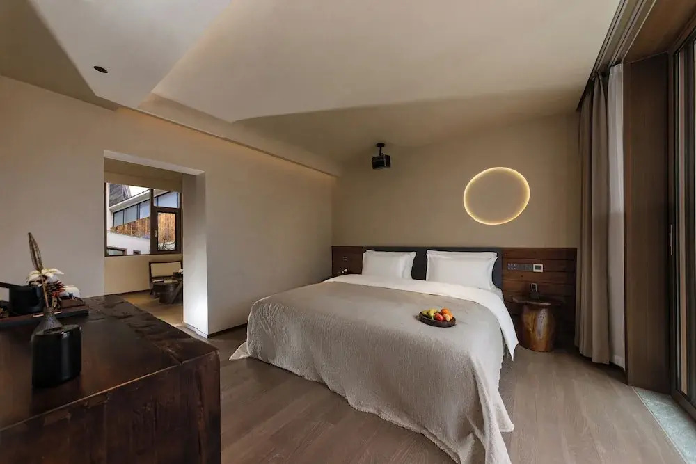 Shangri-la Designer Homestay without Summer(By the Cosmic Wheel of Dukezong)