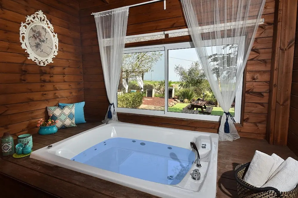 Mul Kineret Suites