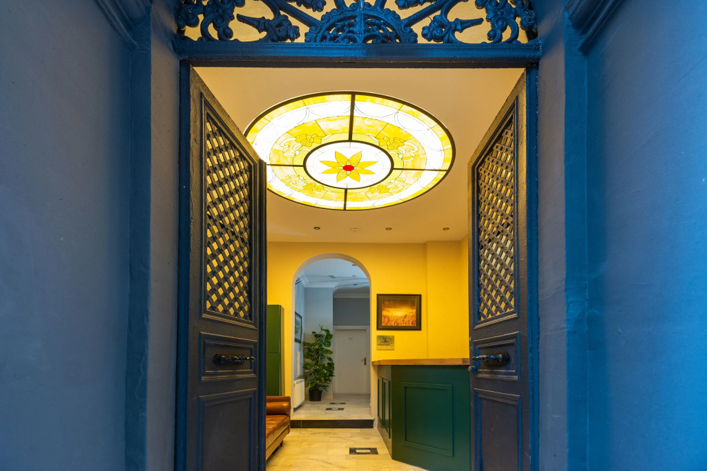 Aram Kerasi Rooms