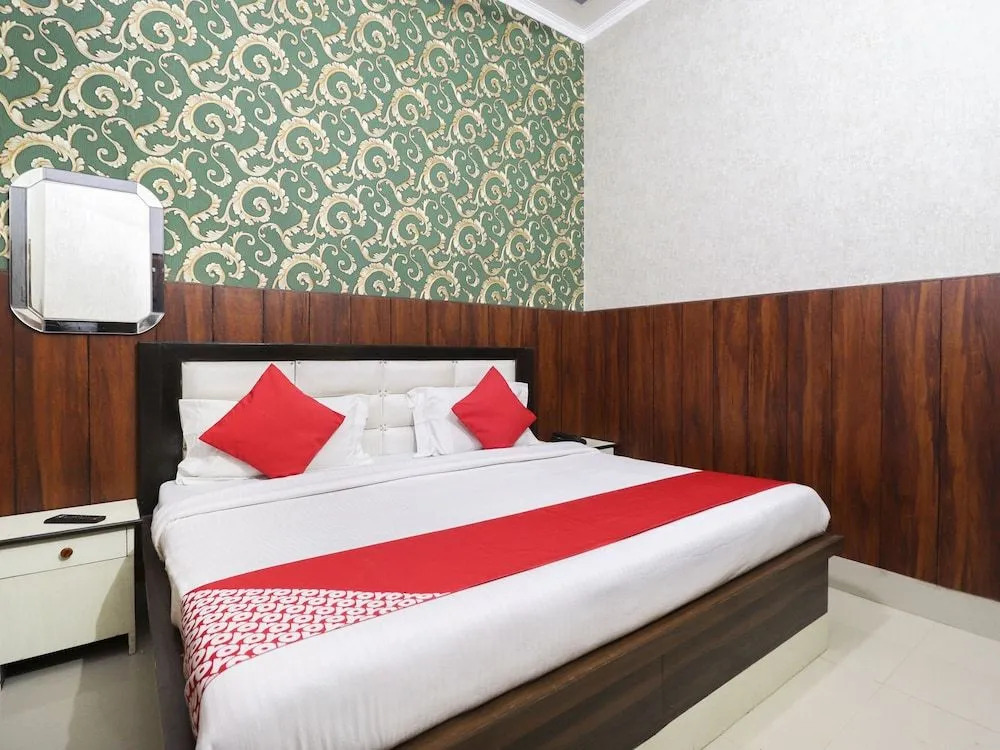 OYO 35382 Hotel Moon Light