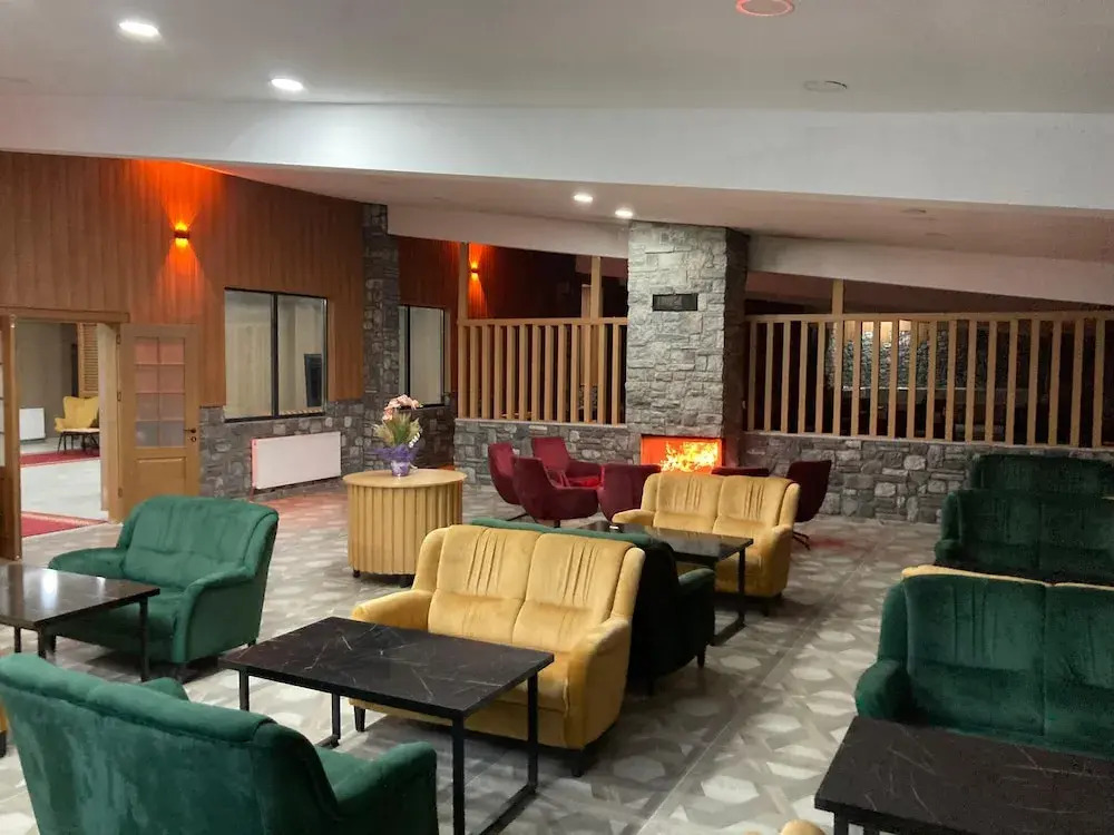 Bayraktepe Snow Hotel