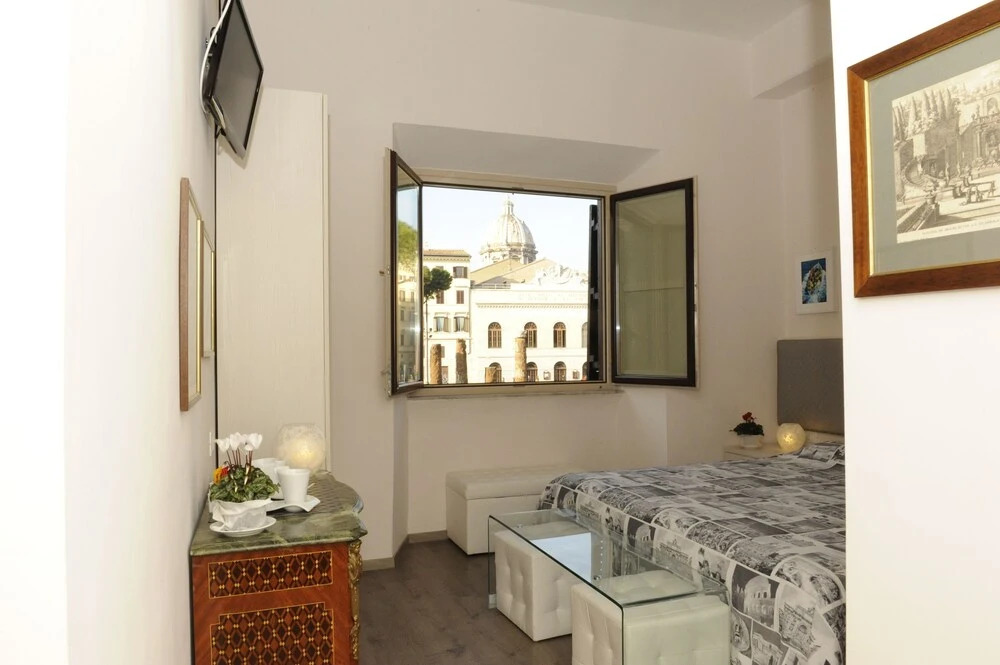 Superior Relais FCollection Temple View