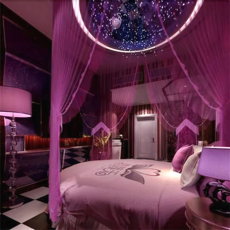 Love Couple Theme Hotel