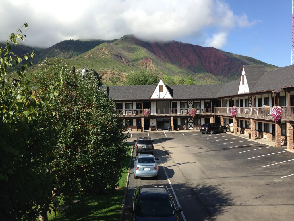 Silver Spruce Inn