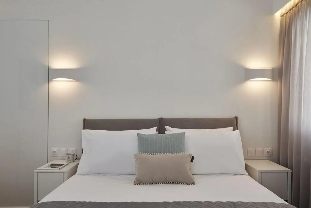Marvelous n Bright Apartment next to Megaro Mousikis
