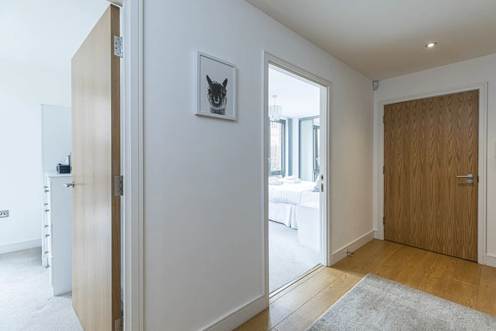 Stylish 2-bed flat w/ terrace in South East London