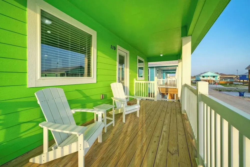 Sleeps 21, 2 Homes Private Pool, Patio Lounge w/ Fire Pit, Bar, TV, & Games