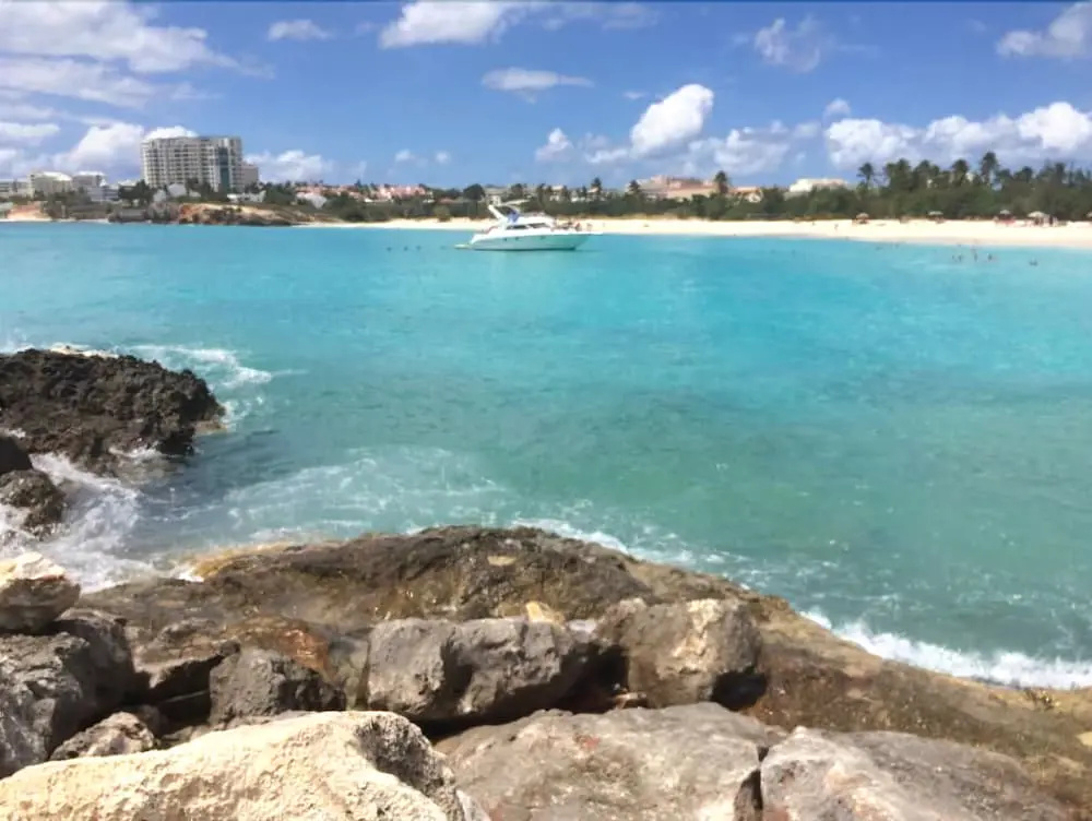 Porto Cupecoy Dream, Walk to Shops, Restaurants Beaches, Communal Pool, Free Wifi, AC