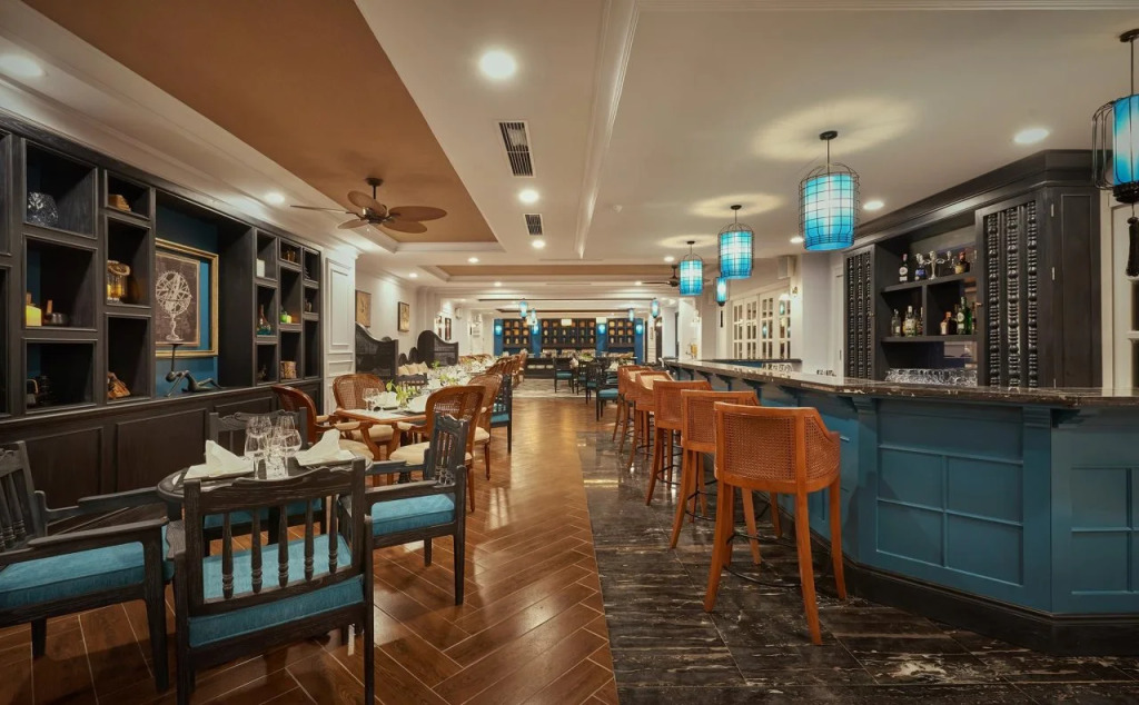 Manoir Des Arts Hotel