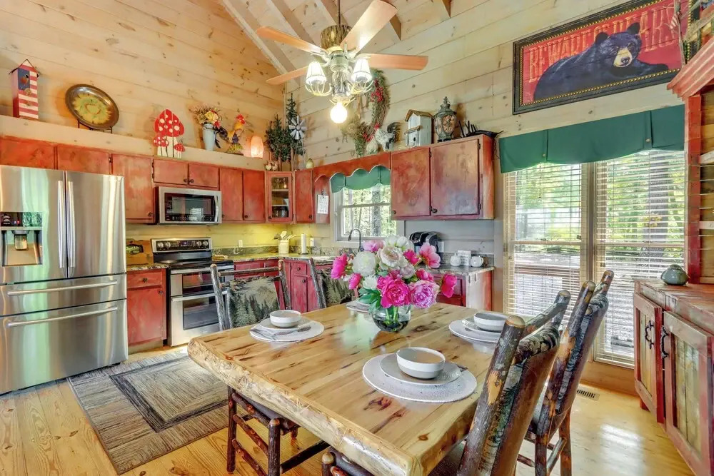 Cozy Cherry Log Cabin w/ Hot Tub & Mountain Views!