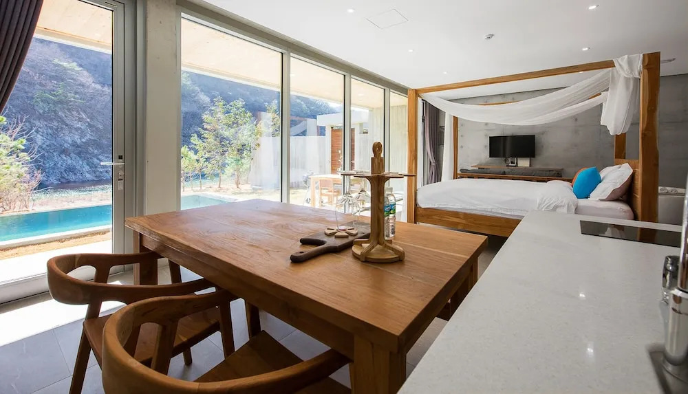 Heritis Poolvilla