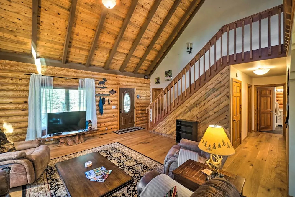 Cabin on Kenai Peninsula: Family & Group Friendly!