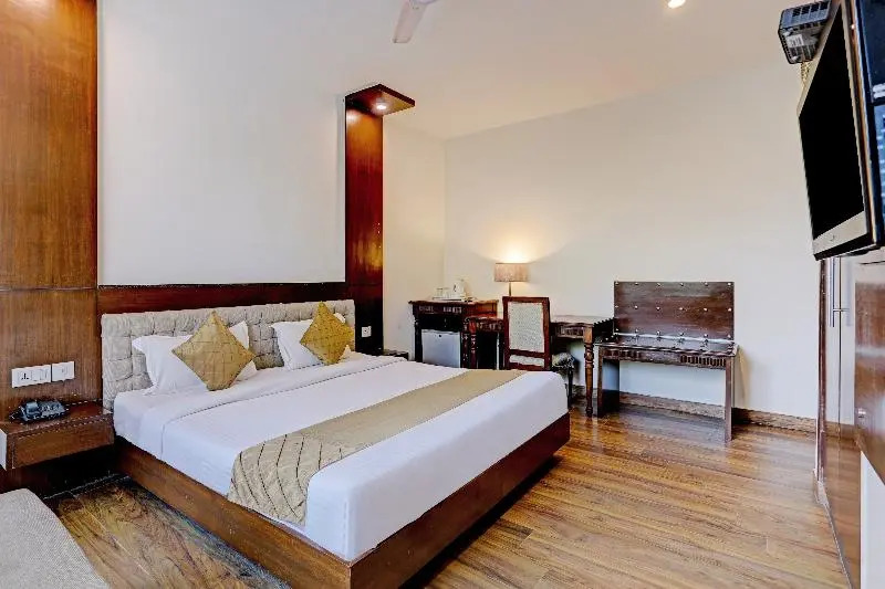 Townhouse OAK Hotel Heaven