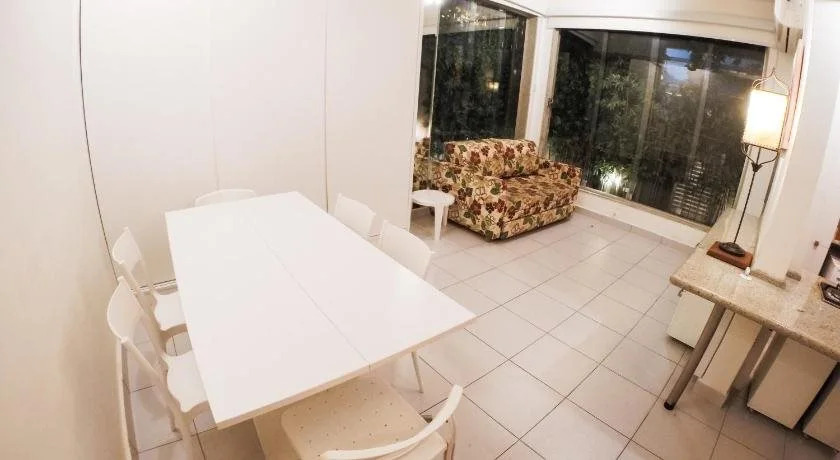 Leblon Garden Studio