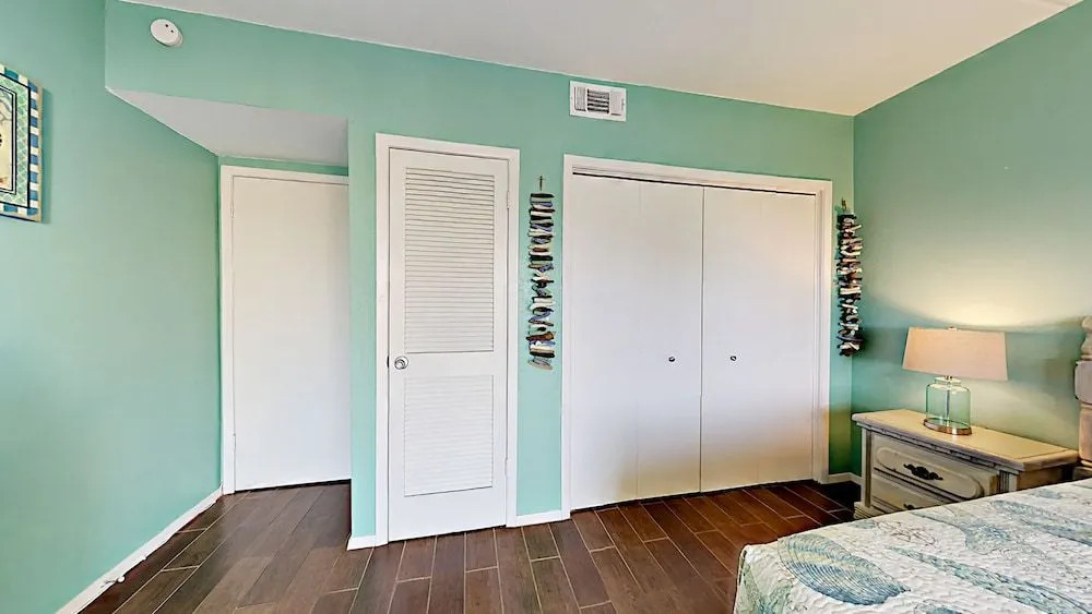 121E Venus Lane Condo - 1 Br condo by RedAwning
