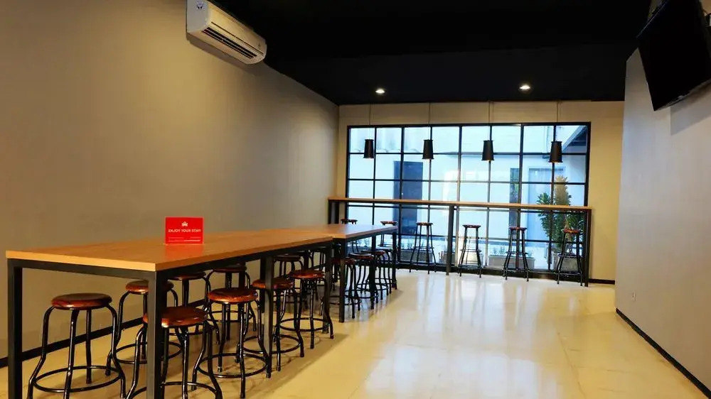 ZEN Hostel Gubeng Station 2