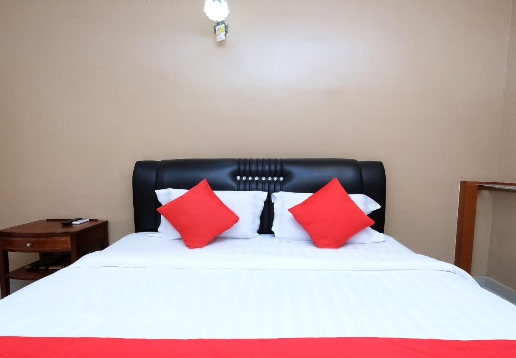 Swing & Pillows - Ayuni Hotel, Bangi Selangor