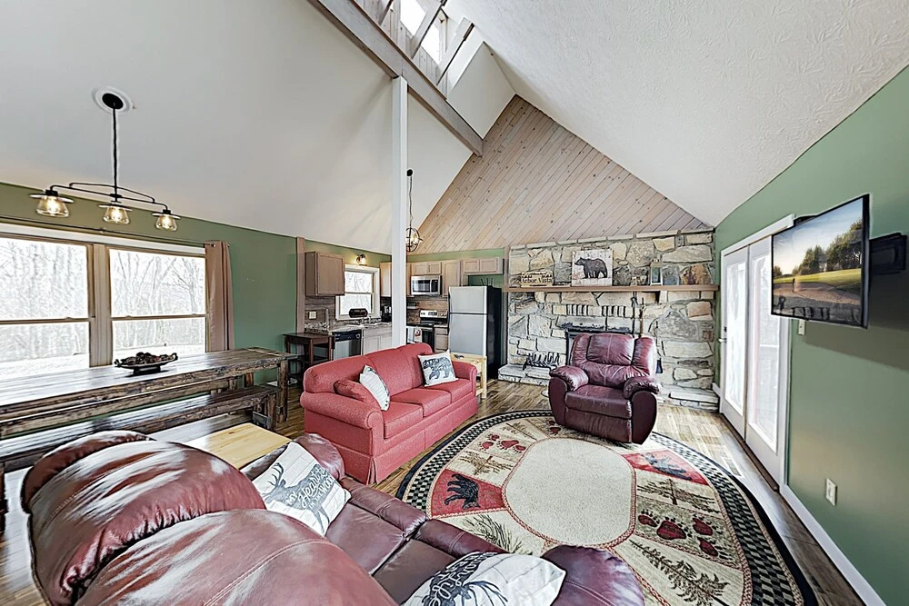 New Listing! Great Smoky W/ Hot Tub 3 Bedroom Home