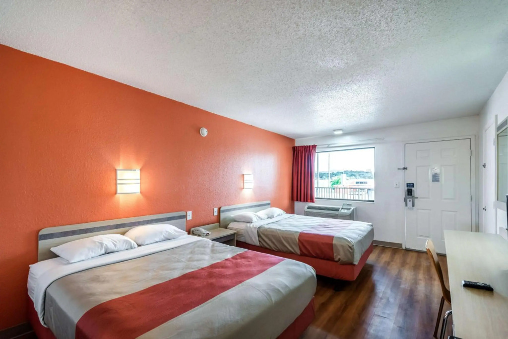 Motel 6-Anniston, AL