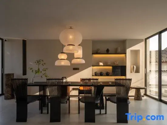 Hidden in Mountains • Lijiang Ancient Town 270° Panoramic View, Mountain-View Boutique Guesthouse