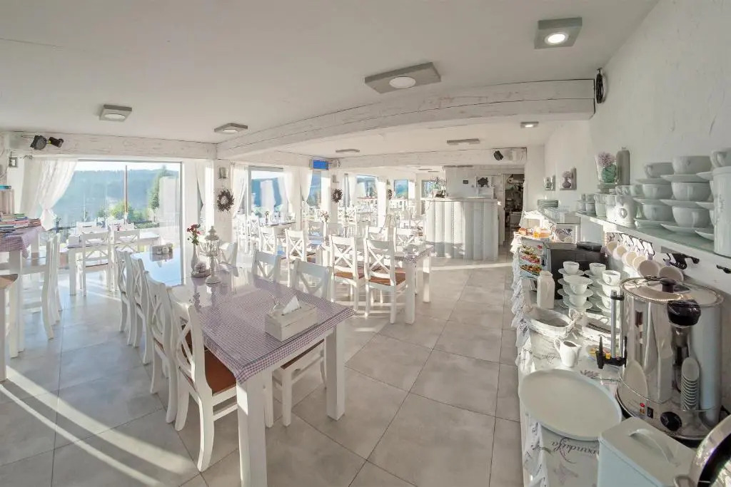 Chata w Bieszczadzie SPA apartamenty i domki z basenem Bieszczady