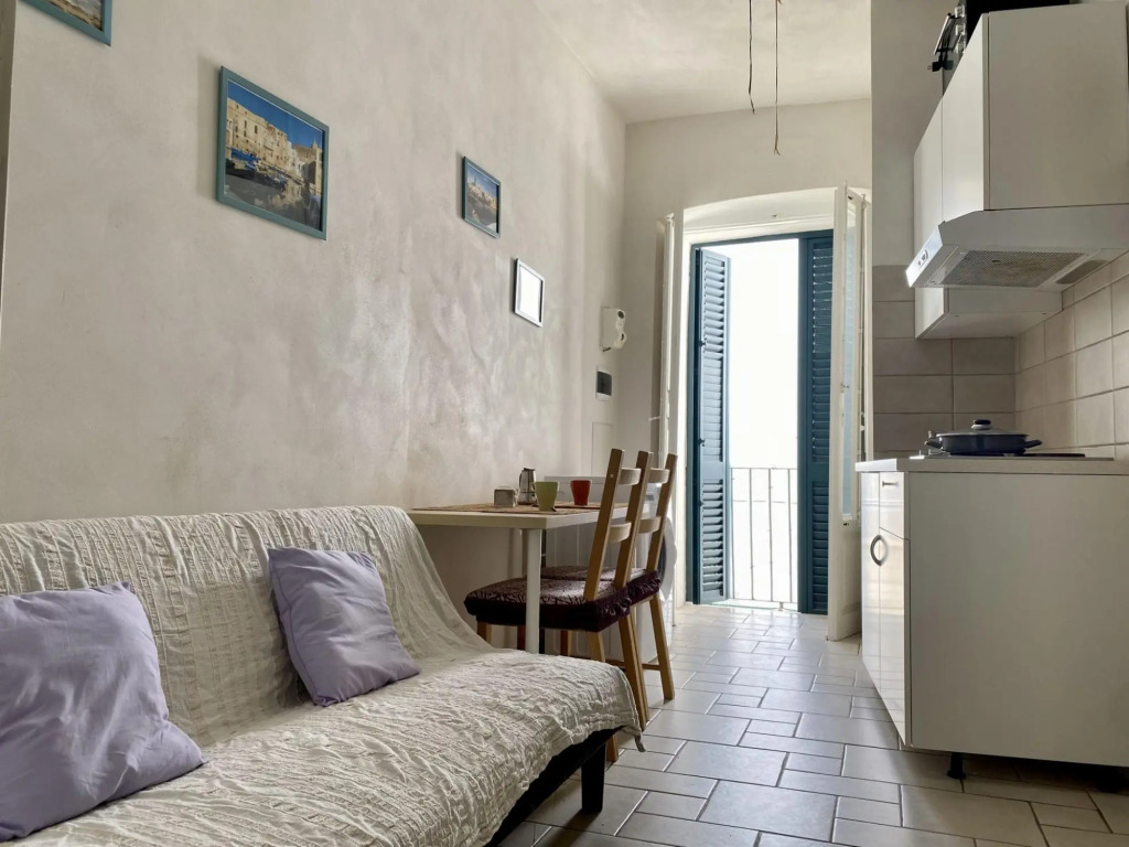 3 people, 1 bathroom, suitable for couples, central location, few steps from the sea-Dimora Rosa Bianca
