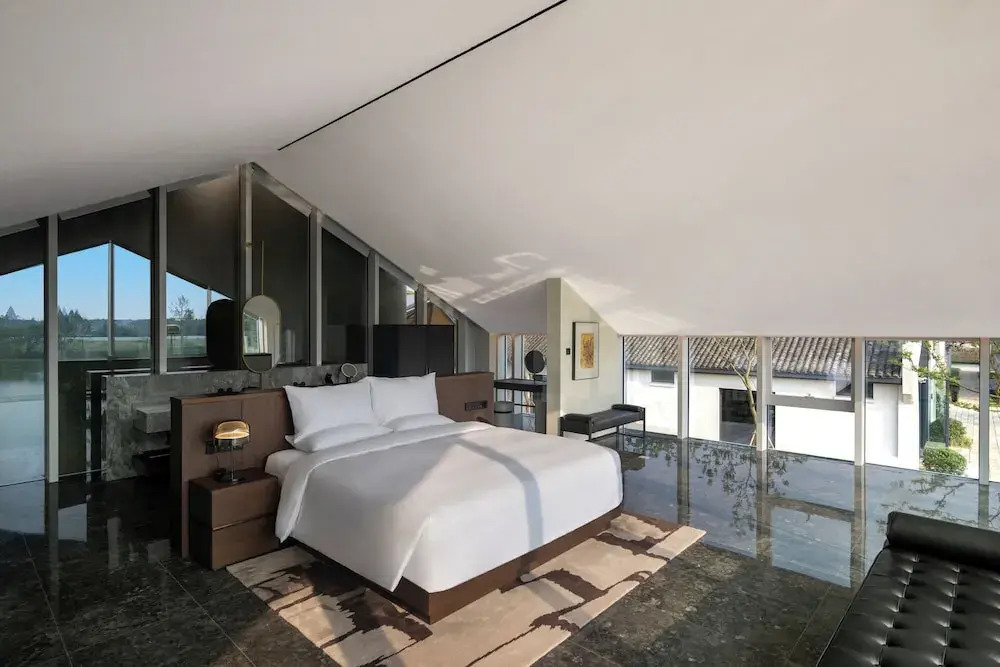 Jiangnan House  Yangcheng Lake