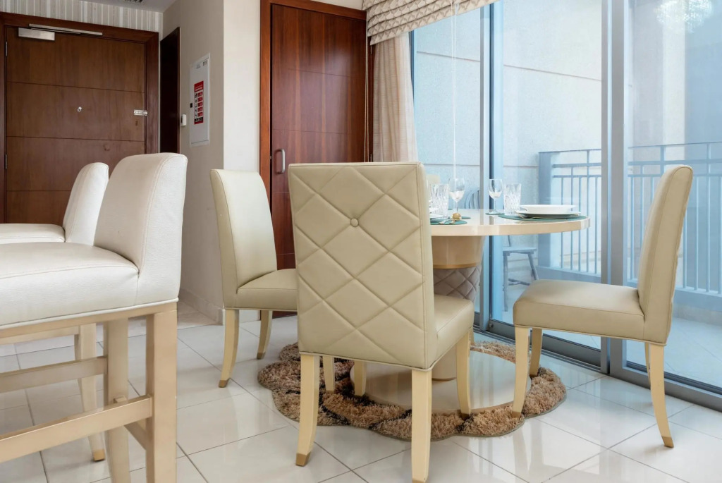 1BR Apt Top Floor Burj Sea Views Downtown