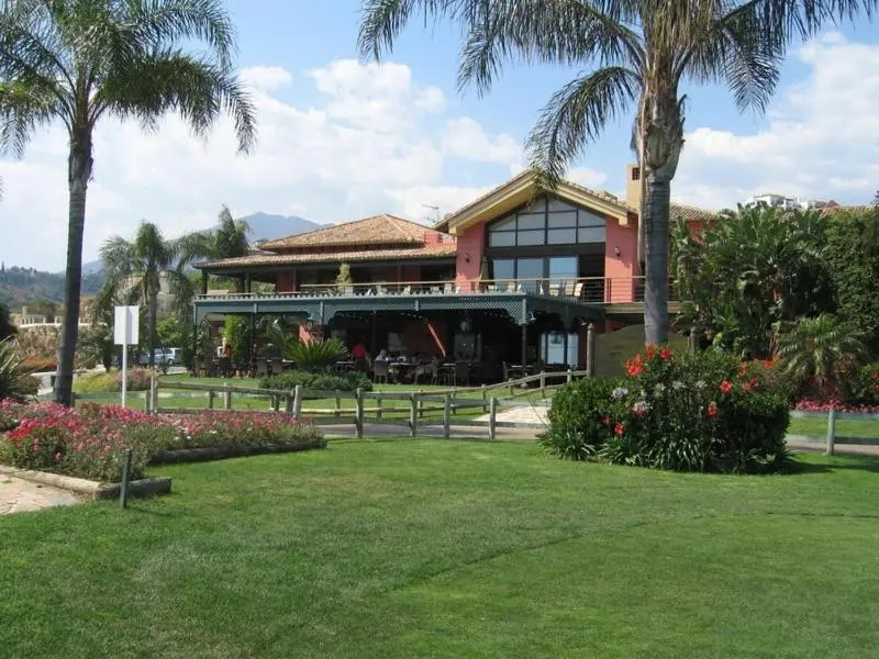 Marbella Benahavis Los Arqueros Golf & Country Club, Sleeps 7 plus 1 child