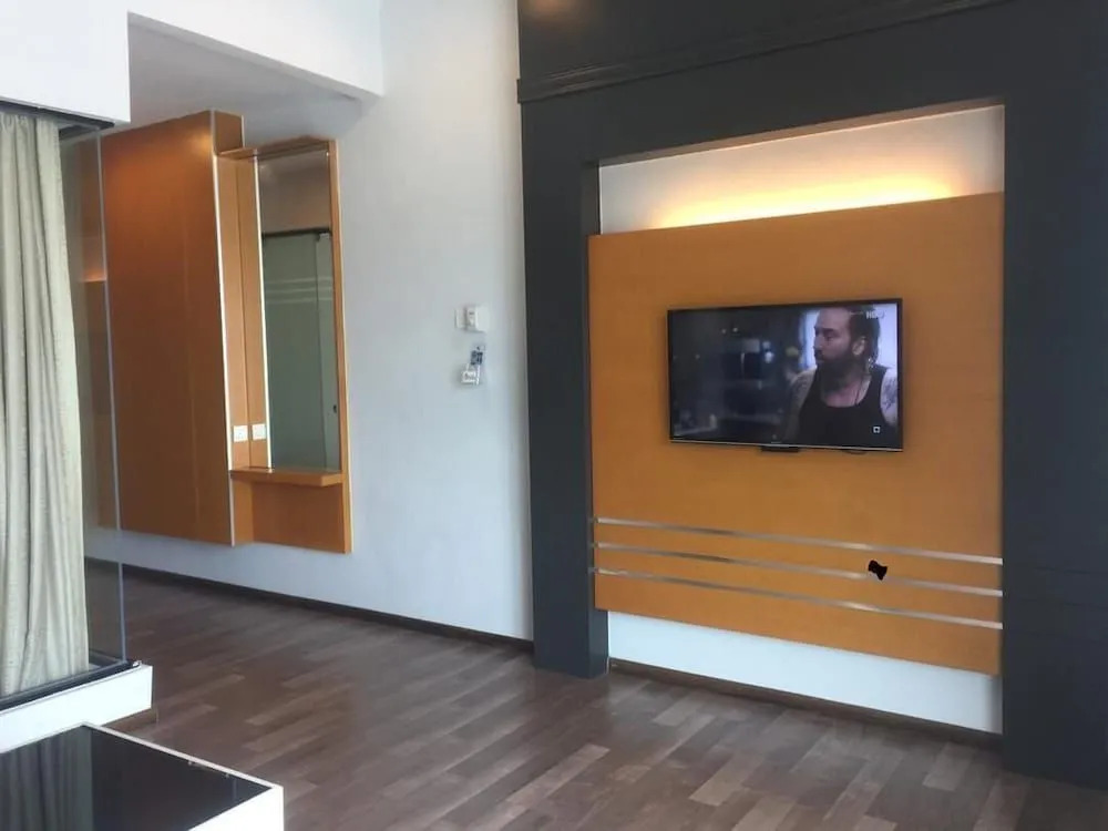 Zahara Nova Suite