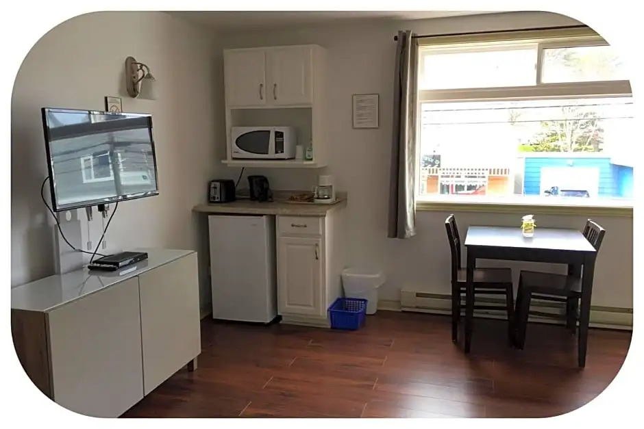 Shoreline Suites