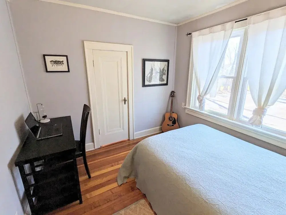 Charming 4 BR W/ Hot Tub 3 Kings Walk to Downtown