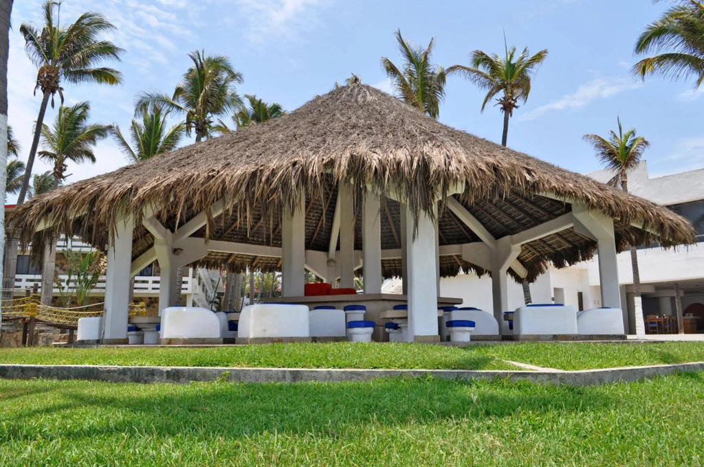 Mar Paraiso Queen