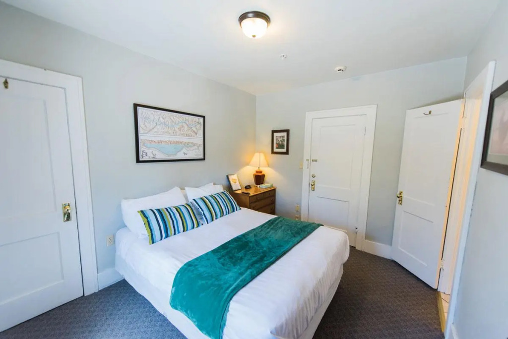 Riverwalk Park Inn