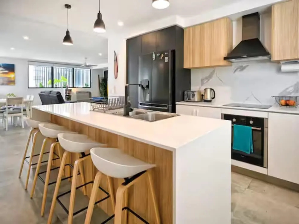 Spacious Family Stay Near Coolum Beach
