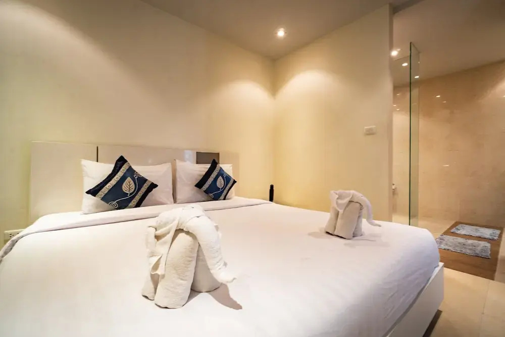 CAPITAL O890 The Royal Bay View Villas